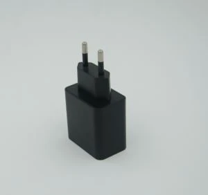 Cargador de pared estándar de la UE negro de forma cuadrada